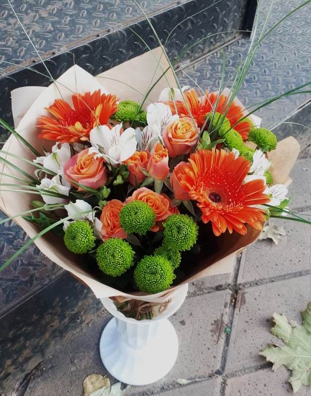 Букет цветов из: Герберы, Хризантемы, Альстромерии и Розы в Сива
