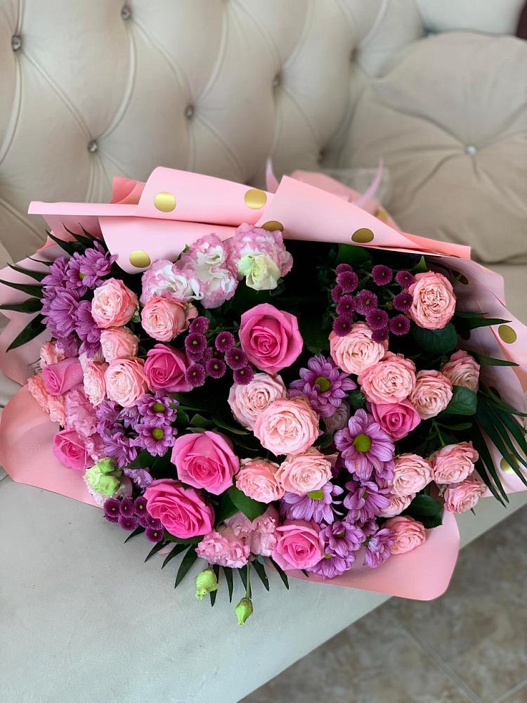 Букет цветов из: Хризантемы, Розы и Лизиантусы в Сива