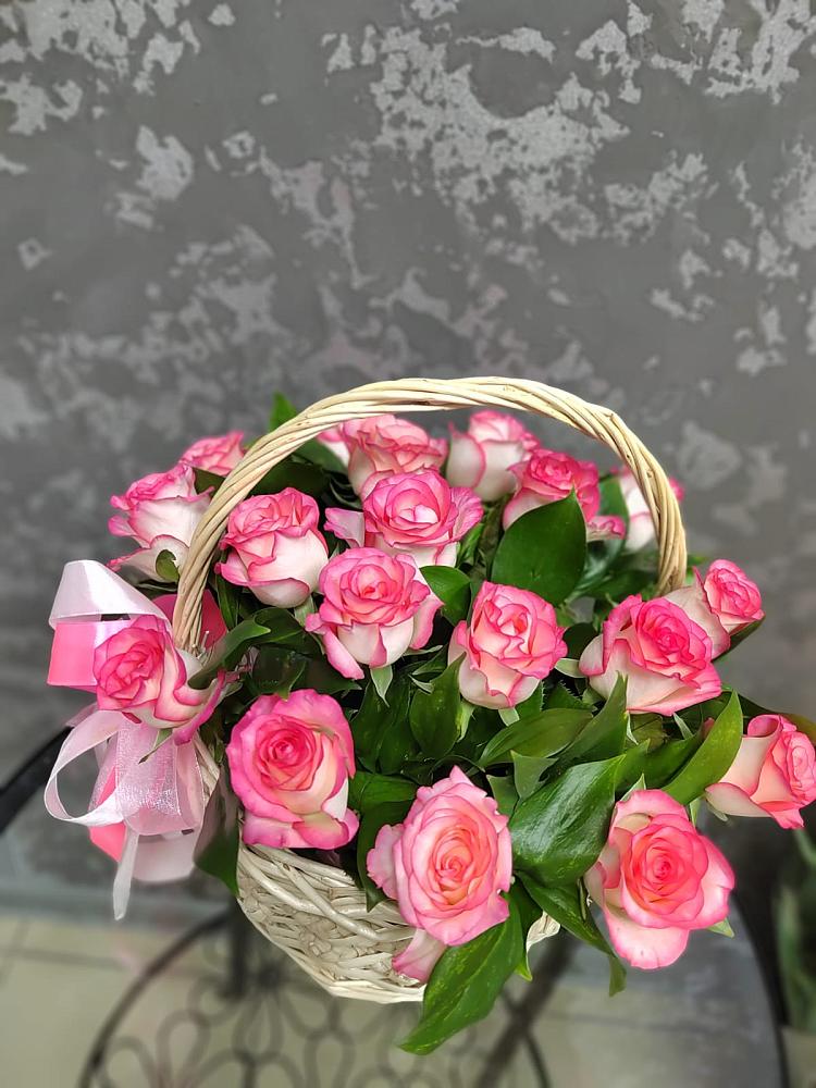Цветочная композиция из Розы в корзине в Сива