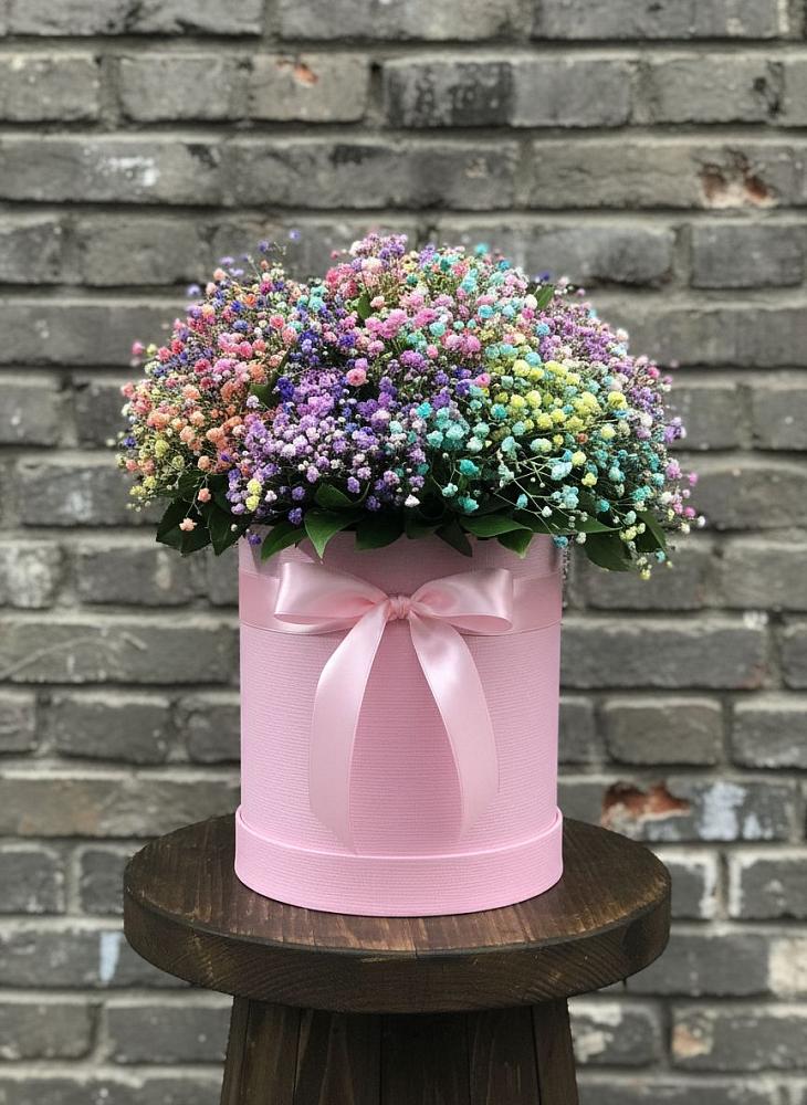 Цветочная композиция из Гипсофила и Розы в шляпной коробке в Сива