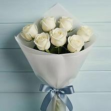 Букет 7 Белых роз Эдлесс Лав в Сива