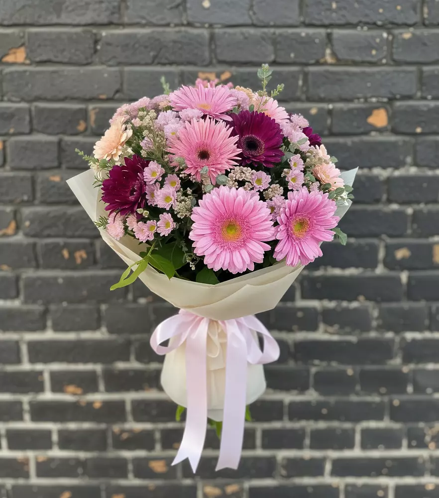 Букет цветов из: Герберы и Хризантемы в Сива