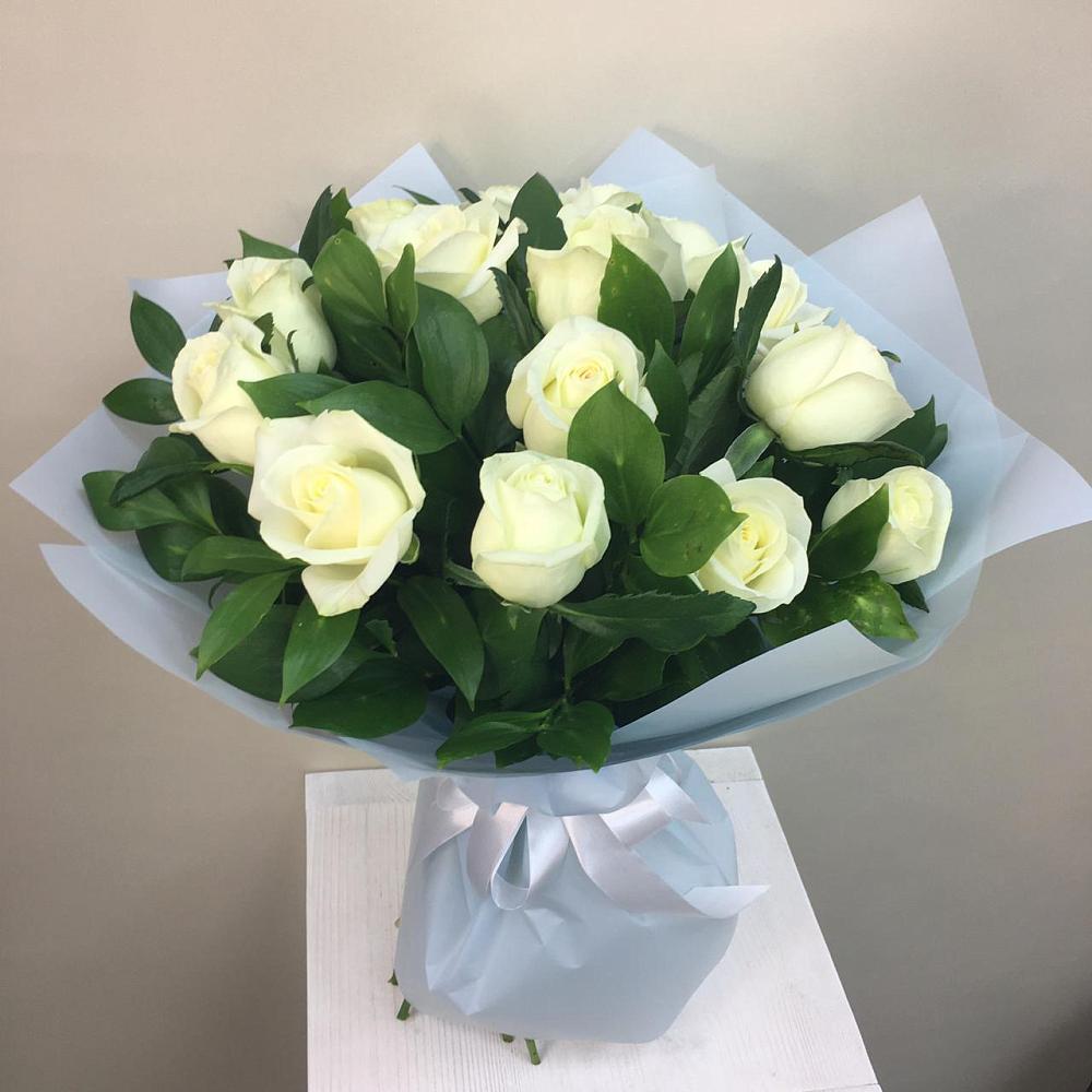 Букет 15 Белых роз Проуд в Сива
