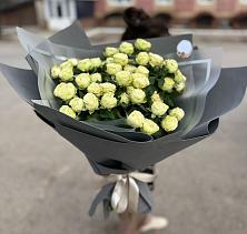 Букет Белые кустовые розы Солинеро в Сива