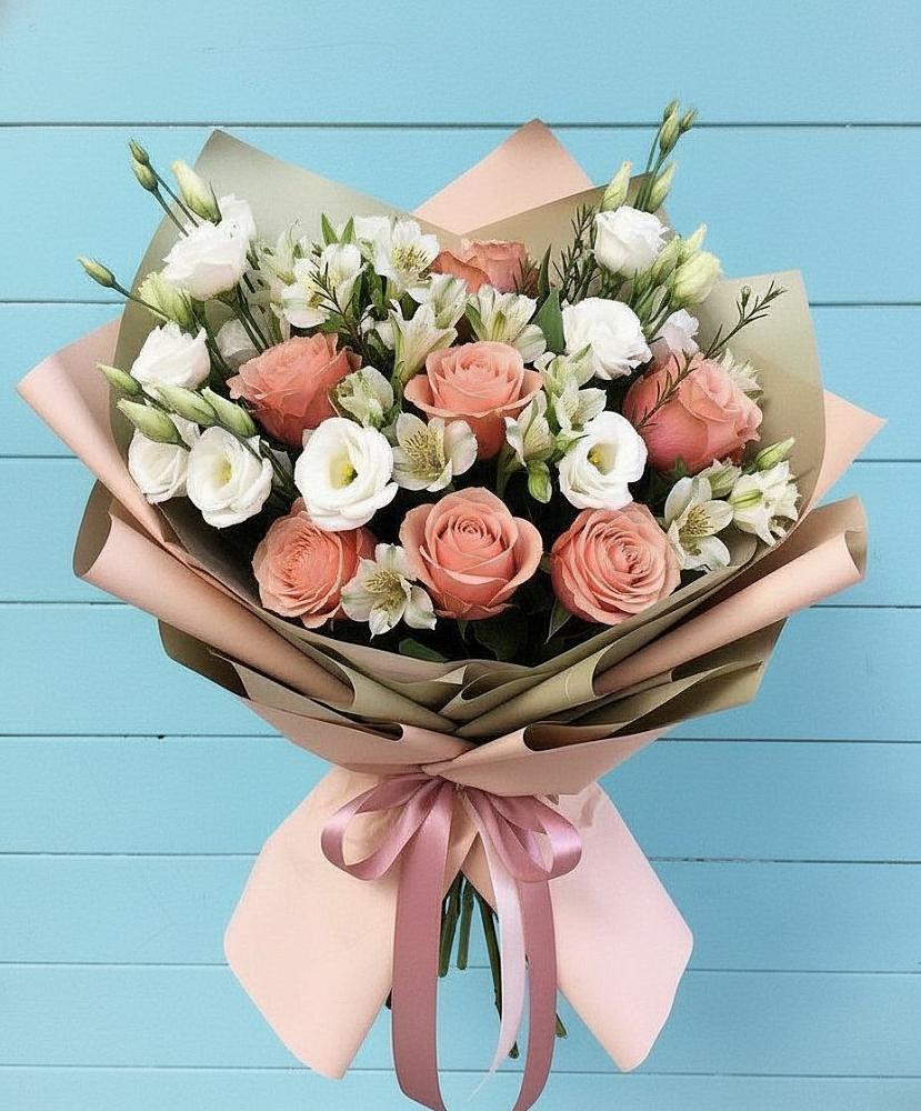Букет цветов из: Розы, Альстромерии и Лизиантусы в Сива