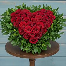 Цветочная композиция из Розы в виде сердца в Сива