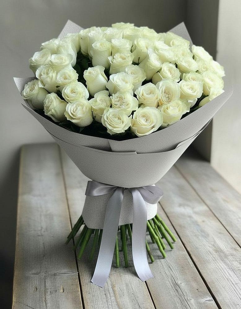 Букет 35 Белых роз в Сива