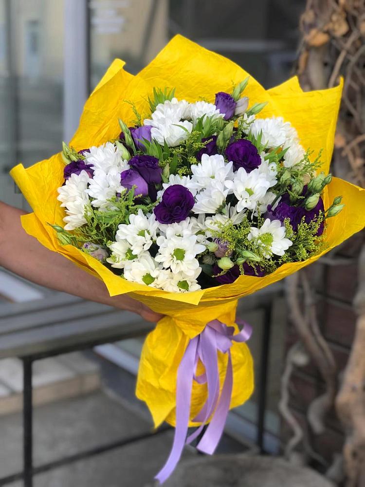 Букет цветов из: Ирисы, Хризантемы и Ромашки в Сива
