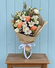 Букет цветов из:  Альстромерии, Лизиантусы, Розы и Хризантемы в Сива