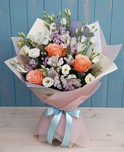 Букет цветов из:  Лизиантусы, Розы, Альстромерии и Гипсофила в Сива