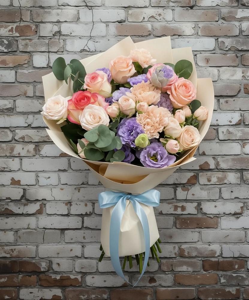 Букет цветов из: Розы, Лизиантусы и Гвоздики в Сива