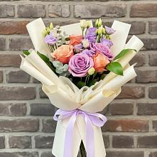 Букет цветов из:  Лизиантусы и Розы в Сива