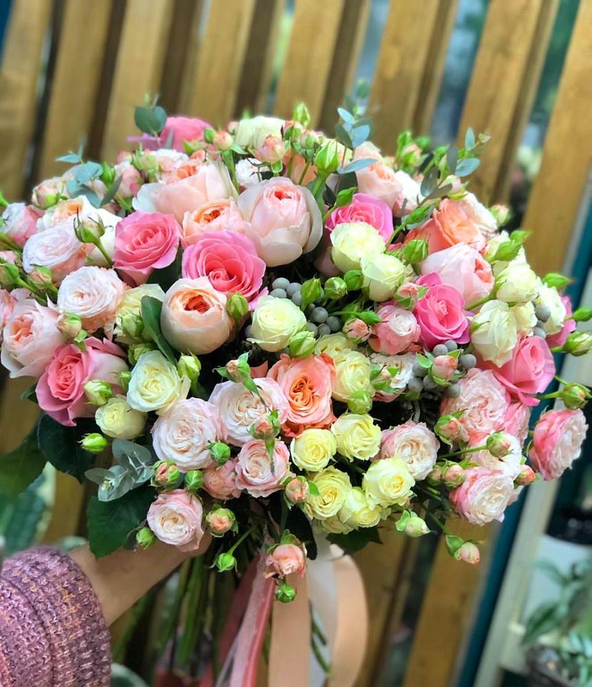 Букет цветов из: Розы в Сива