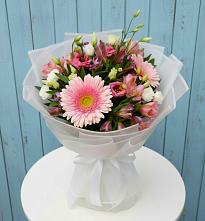 Букет цветов из:  Герберы, Альстромерии и Лизиантусы #REPLACE_PRED# Сива
