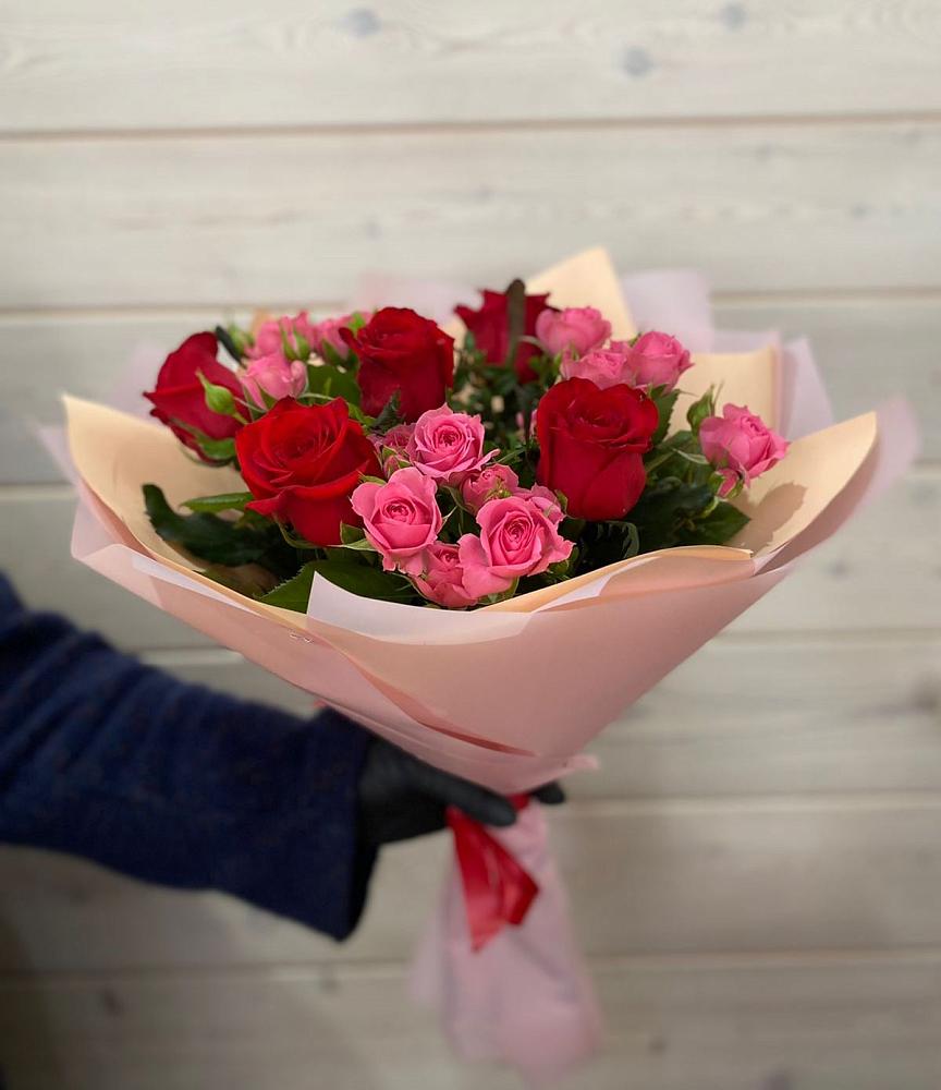 Букет цветов из: Розы в Сива