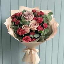 Букет цветов из:  Гвоздики и Розы в Сива
