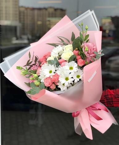 Букет цветов из: Розы, Лизиантусы и Хризантемы в Сива